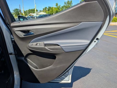 Used 2023 Chevrolet Bolt EUV Premier w/ Sun & Sound Package FWD image 18