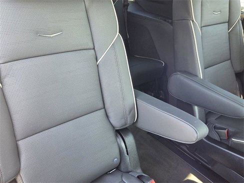 New 2026 Cadillac Escalade Luxury image 18