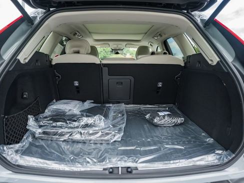 New 2026 Volvo XC60 B5 Ultra w/ Protection Package Premier AWD/4WD image 10