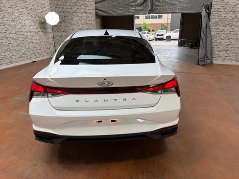 Used 2021 Hyundai Elantra SEL w/ Convenience Package FWD image 6
