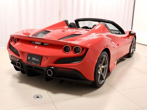 Certified 2022 Ferrari F8 Tributo RWD image 5