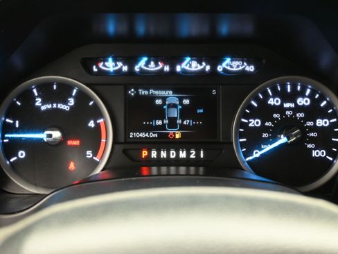 Used 2019 Ford F350 XLT w/ XLT Premium Package AWD/4WD image 16
