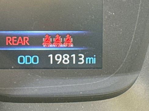 Used 2022 Toyota Corolla LE image 20