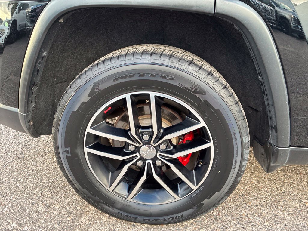 Used 2018 Jeep Grand Cherokee Trailhawk AWD/4WD image 19