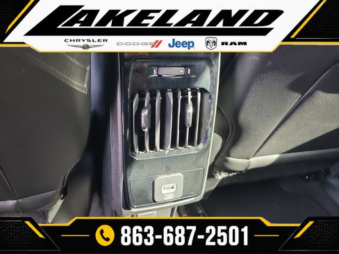 Used 2022 Jeep Compass Latitude FWD image 13