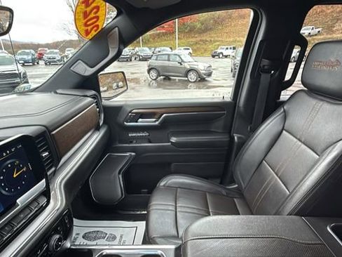 Used 2024 Chevrolet Silverado 1500 High Country w/ High Country Premium Package image 23