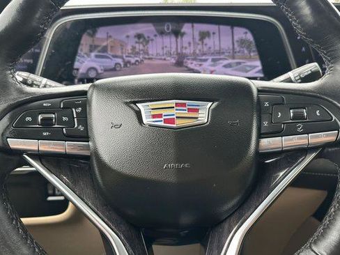 Used 2022 Cadillac Escalade ESV Premium Luxury AWD/4WD image 23