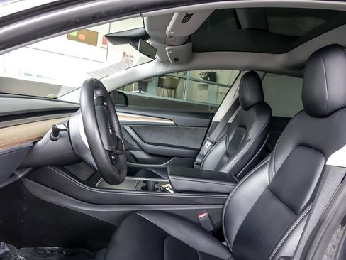 Used 2022 Tesla Model 3 Long Range image 9