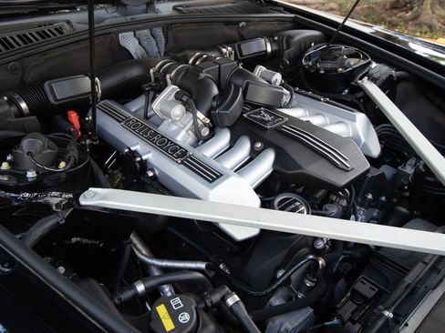 Used 2016 Rolls-Royce Phantom Drophead Coupe image 71