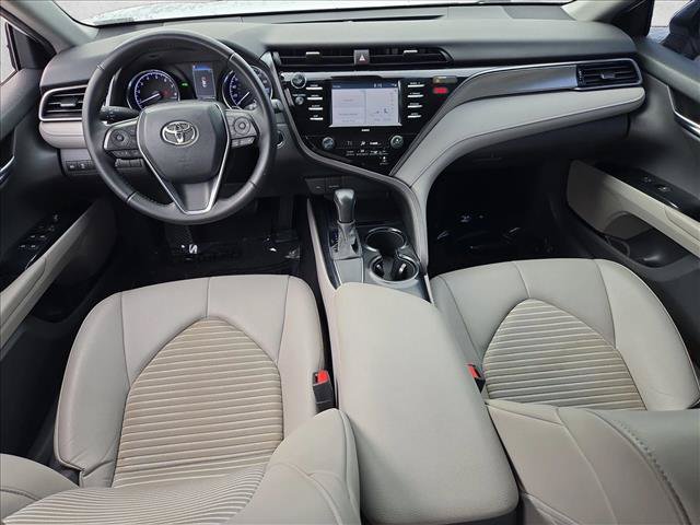 Used 2020 Toyota Camry SE w/ Convenience Package FWD image 16