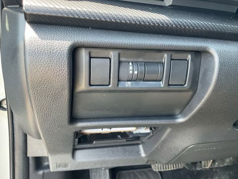 Used 2024 Subaru Crosstrek 2.0i image 22