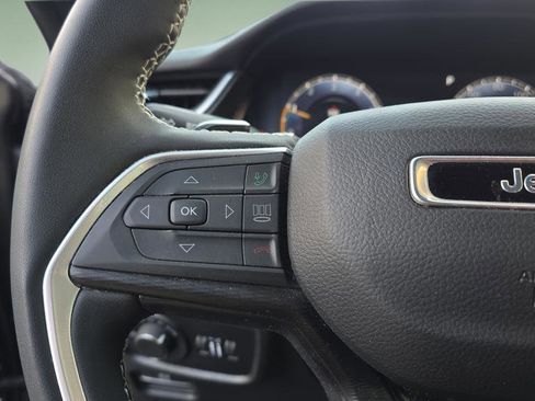 Used 2024 Jeep Grand Cherokee Altitude image 14