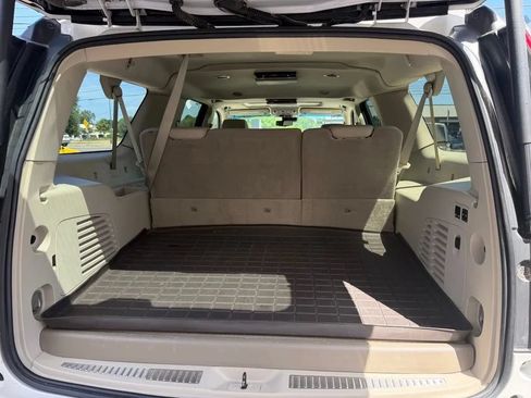 Used 2020 Cadillac Escalade ESV Premium Luxury AWD/4WD image 7