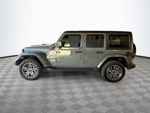 Used 2023 Jeep Wrangler Unlimited Sahara w/ Cold Weather Group AWD/4WD image 9