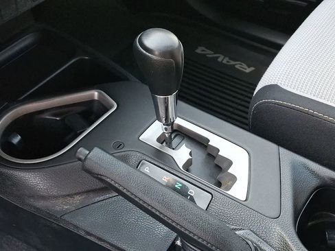 Used 2016 Toyota RAV4 XLE AWD/4WD image 18