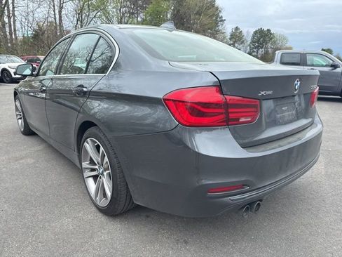 Used 2018 BMW 330i xDrive Sedan w/ Convenience Package image 3