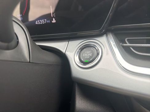 Used 2024 Chevrolet Trax LT w/ LT Convenience Package image 36