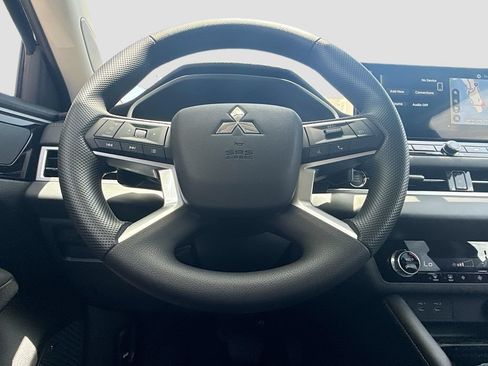 New 2026 Mitsubishi Outlander ES FWD image 11