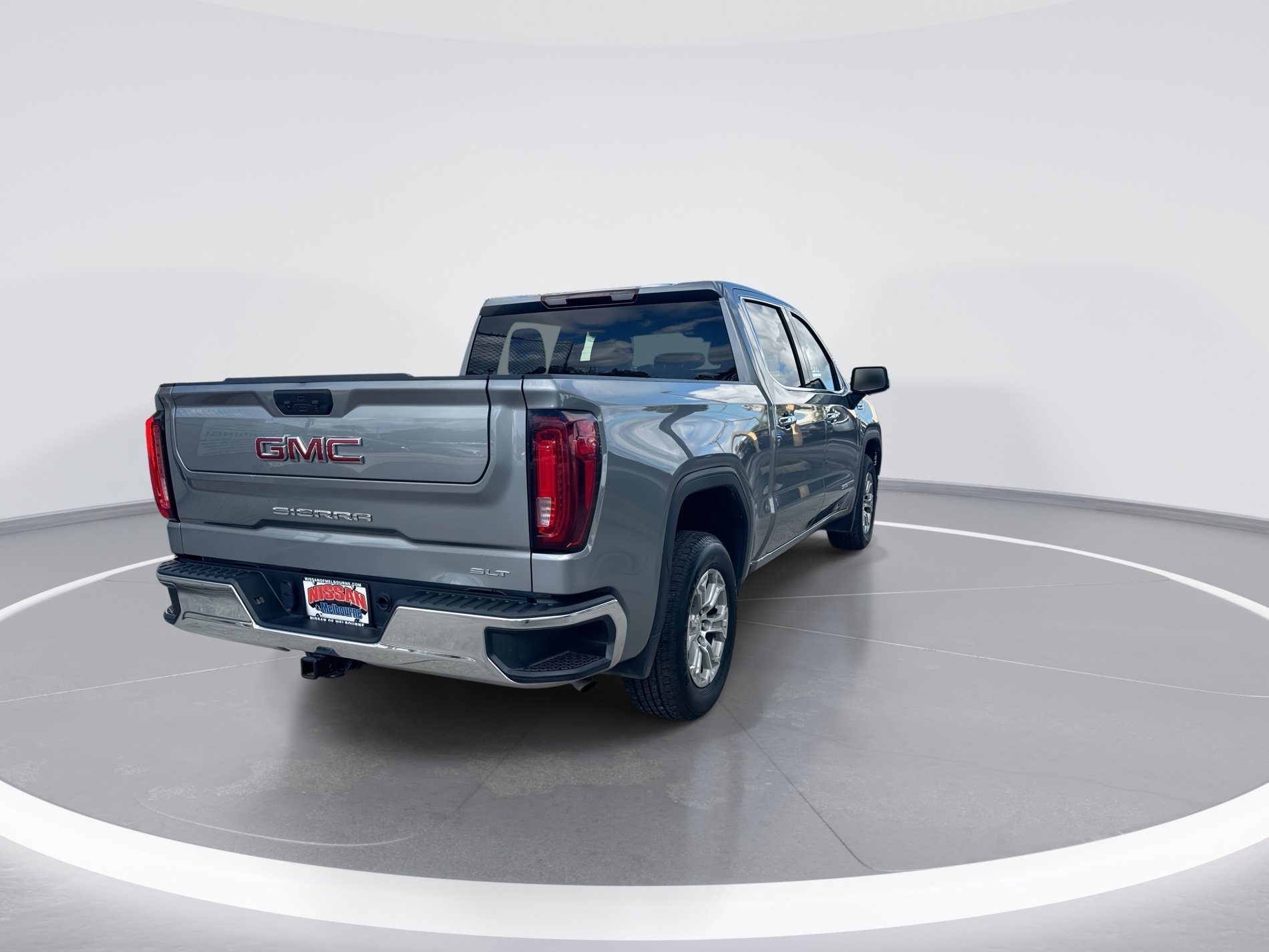 Used 2025 GMC Sierra 1500 SLT RWD image 4