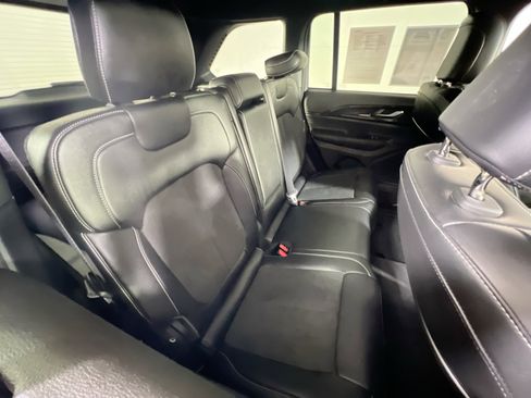 Used 2023 Jeep Grand Cherokee Altitude image 26