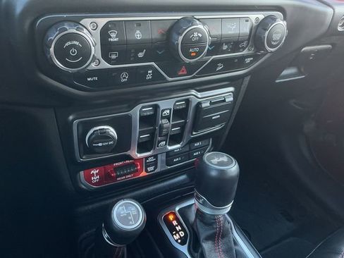 Used 2021 Jeep Wrangler Unlimited Rubicon image 23