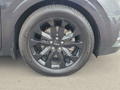 Used 2024 Kia Carnival SX Prestige FWD image 5