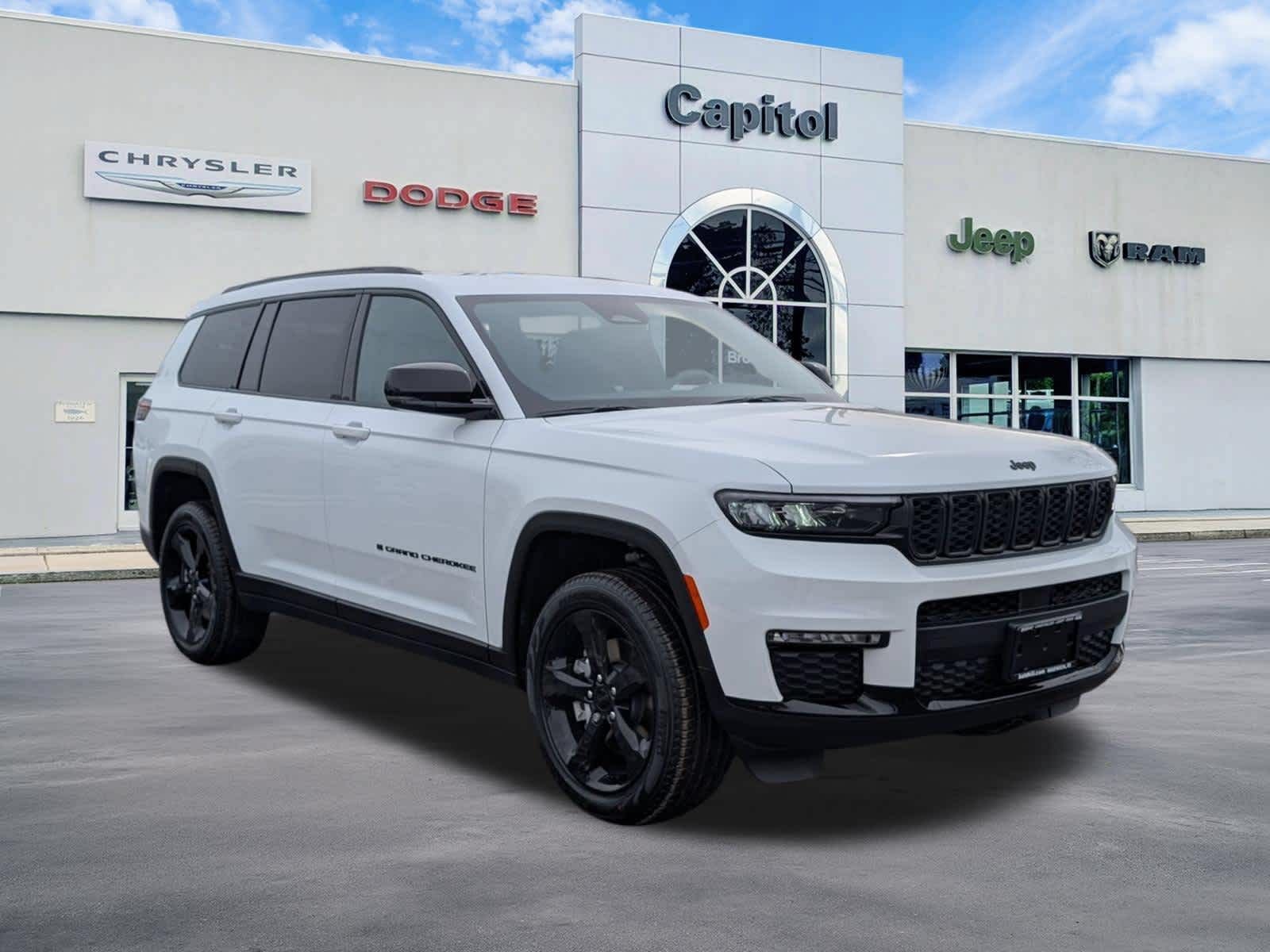 New 2025 Jeep Grand Cherokee L Limited w/ Black Appearance Package AWD/4WD image 1