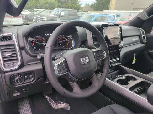 New 2026 RAM 1500 4x4 Crew Cab image 13