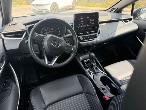 Used 2024 Toyota Corolla XSE FWD image 6