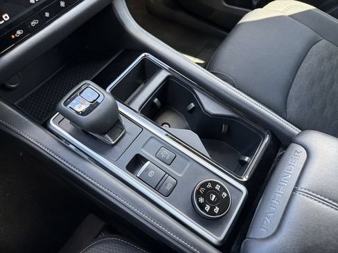 Certified 2025 Nissan Pathfinder SV AWD/4WD image 9