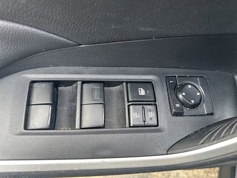 Used 2024 Toyota RAV4 LE AWD/4WD image 3