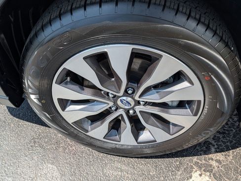 Used 2025 Subaru Outback Limited AWD/4WD image 15