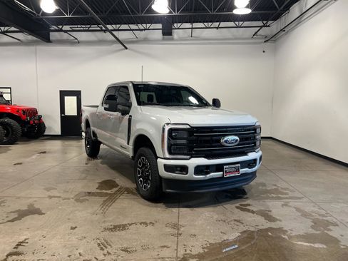 Used 2025 Ford F350 Platinum w/ FX4 Off-Road Package AWD/4WD image 1