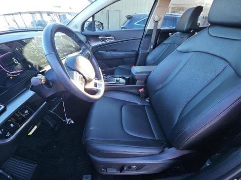 Used 2025 Kia Sportage EX w/ Premium Package image 8