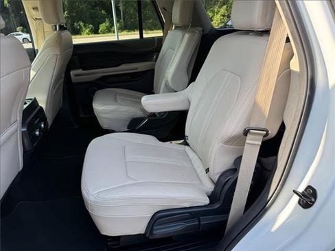 Used 2023 Ford Expedition Platinum AWD/4WD image 16