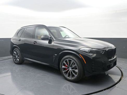 New 2026 BMW X5 xDrive50e w/ M Sport Package image 3