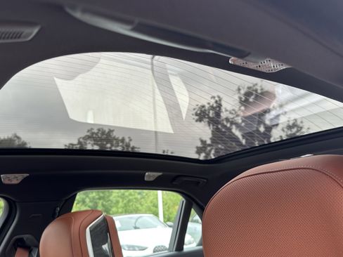 Used 2025 BMW 760i xDrive w/ Executive Package image 30