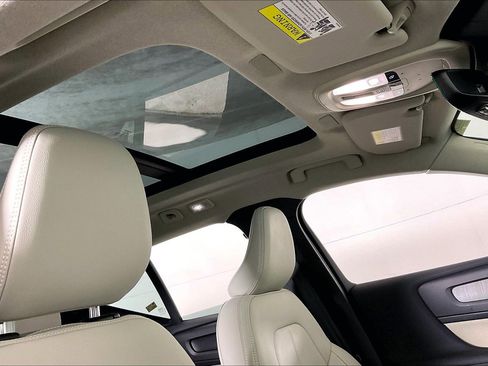 Used 2025 Volvo XC40 B5 Plus w/ Protection Package Premier AWD/4WD image 22