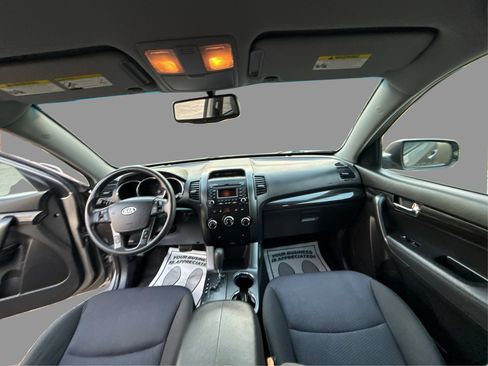 Used 2011 Kia Sorento 2WD w/ Convenience Pkg image 24