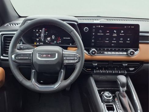 New 2026 GMC Canyon AT4 w/ Technology Plus Package AWD/4WD image 4