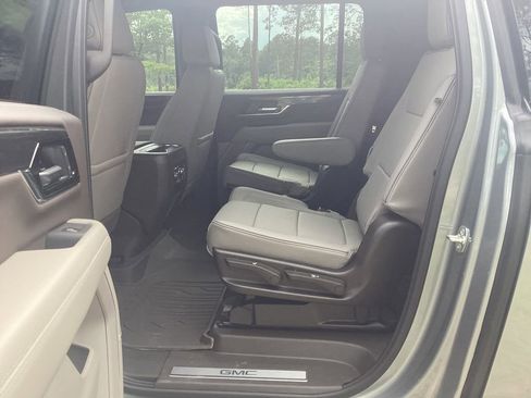 New 2026 GMC Yukon XL Elevation w/ LPO, Elevation Black Package RWD image 15