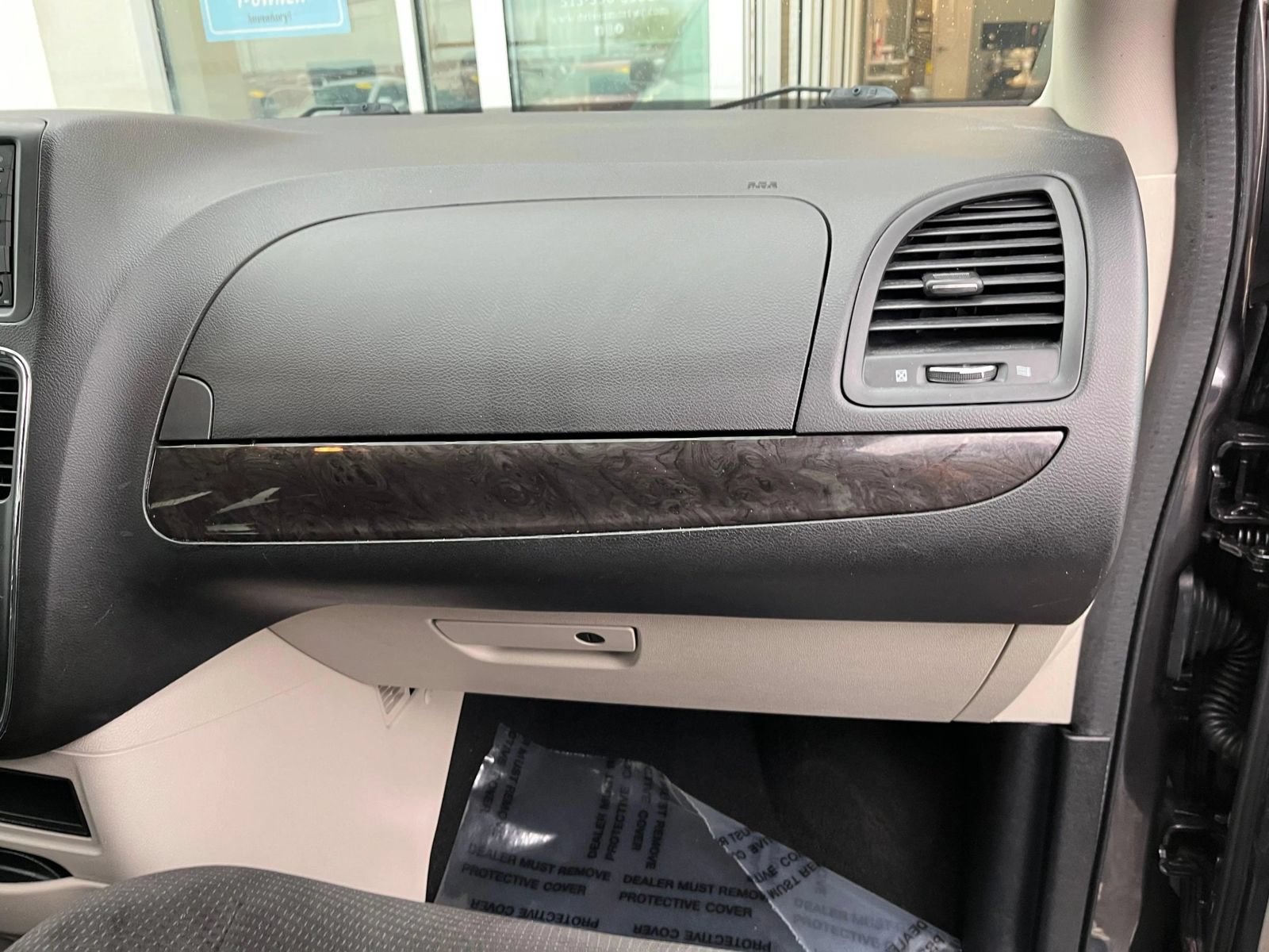 Used 2019 Dodge Grand Caravan SE w/ UConnect Hands-Free Group FWD image 24