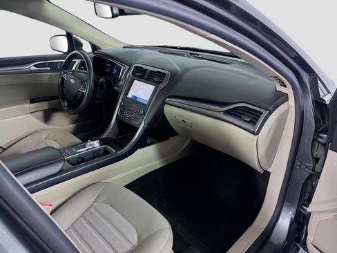 Used 2020 Ford Fusion SE w/ Fleet SE Value Package FWD image 27