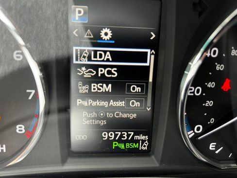 Used 2017 Toyota RAV4 Limited w/ Advanced Technology Package AWD/4WD image 38