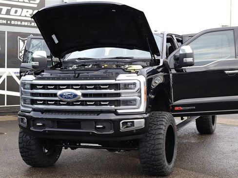 Used 2024 Ford F350 Platinum w/ Tremor Off-Road Package AWD/4WD image 30