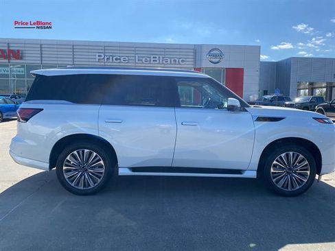 Used 2025 INFINITI QX80 Sensory image 8