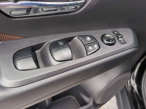 Used 2024 Nissan Kicks SR FWD image 22