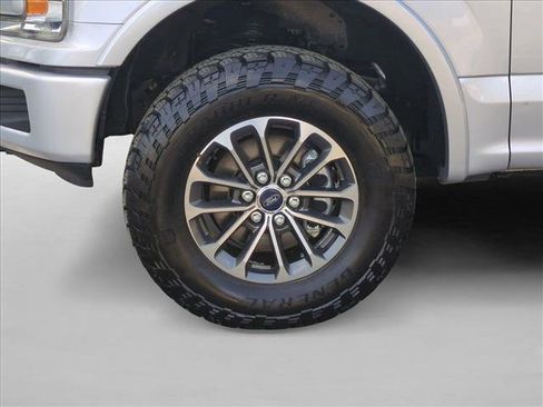 Used 2018 Ford F150 Lariat image 27