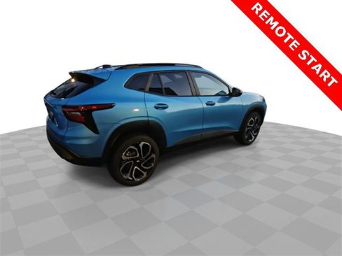 Certified 2025 Chevrolet Trax RS image 8