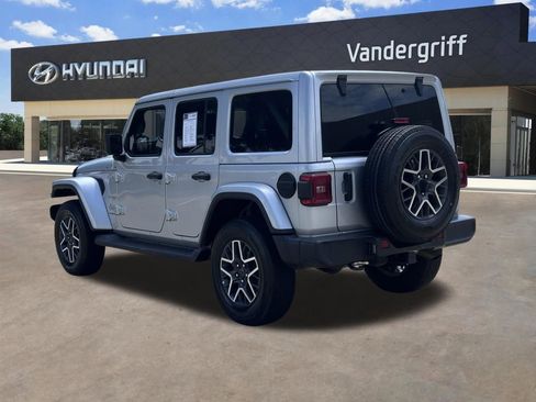 Used 2024 Jeep Wrangler Unlimited Sahara AWD/4WD image 12